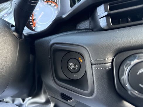 New 2025 Jeep Wrangler Unlimited Rubicon w/ Steel Bumper Group image 18