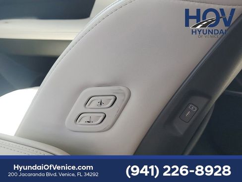 Certified 2025 Hyundai Santa Fe Calligraphy image 17