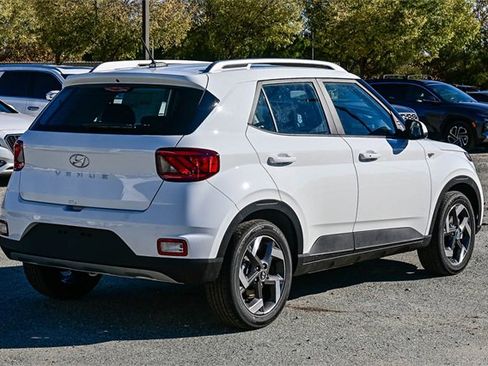 New 2026 Hyundai Venue SEL image 4