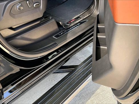 Used 2024 GMC Sierra 1500 Denali Ultimate image 32