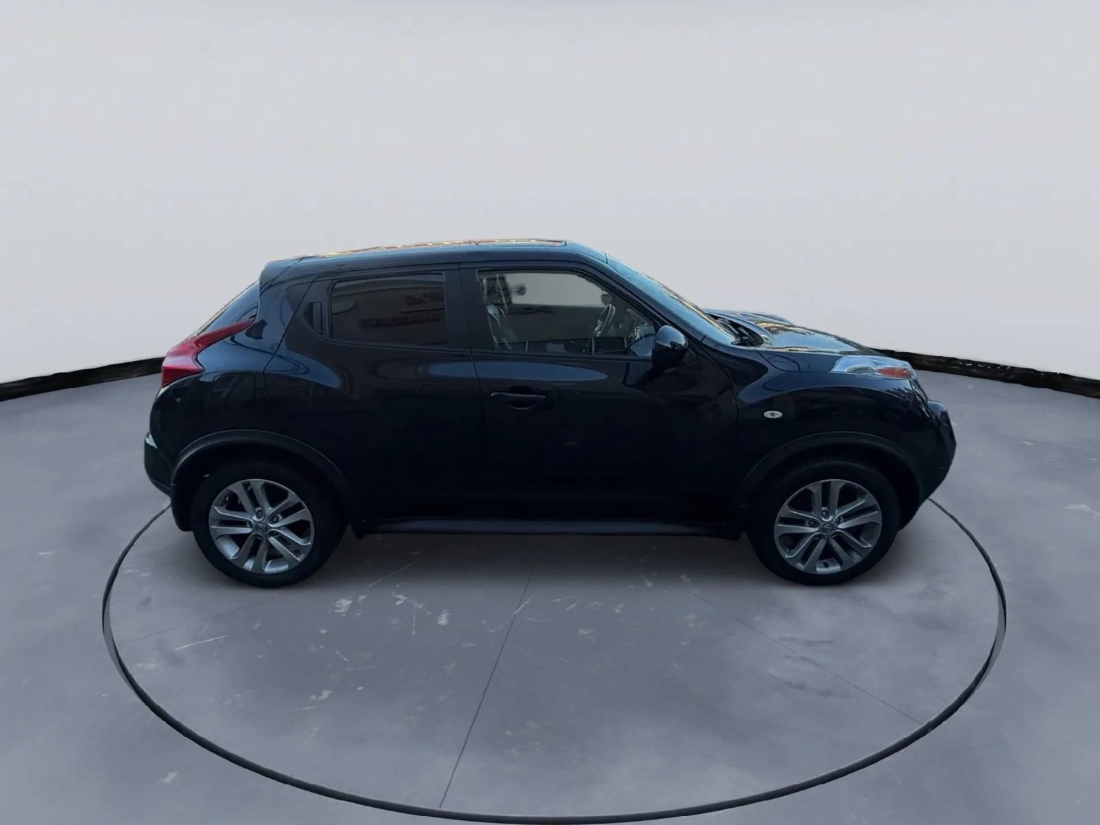 Used 2011 Nissan Juke SL FWD image 7