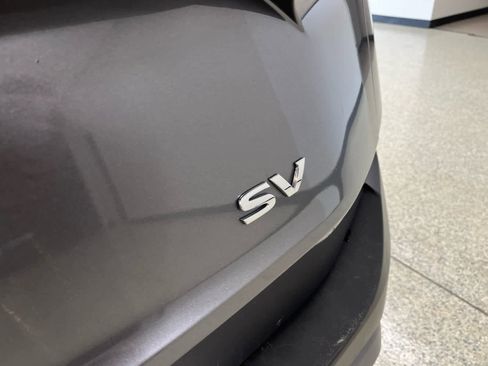 Used 2023 Nissan Rogue SV image 10