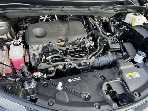 Used 2022 Toyota Sienna XLE image 28