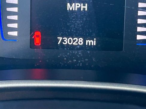 Used 2023 Chrysler Voyager LX image 37