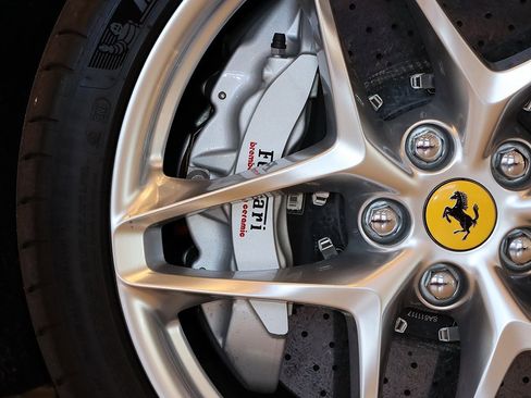 Certified 2022 Ferrari Roma image 11