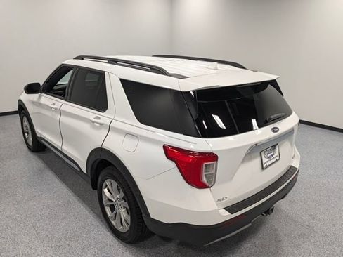 Used 2020 Ford Explorer XLT w/ Equipment Group 202A AWD/4WD image 6