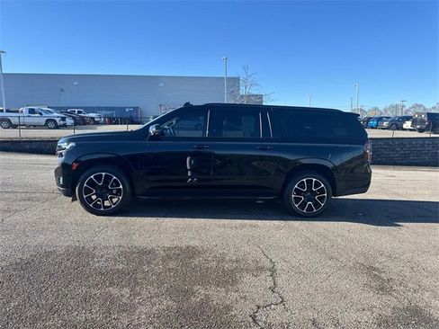 Used 2023 Chevrolet Suburban RST w/ Luxury Package image 8