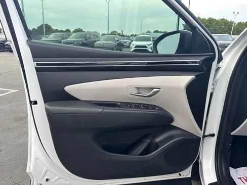 Used 2022 Hyundai Tucson SEL FWD image 17