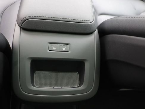 Used 2025 Volvo XC60 B5 Core image 13