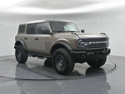 Used 2025 Ford Bronco Badlands w/ Sasquatch Package AWD/4WD image 59