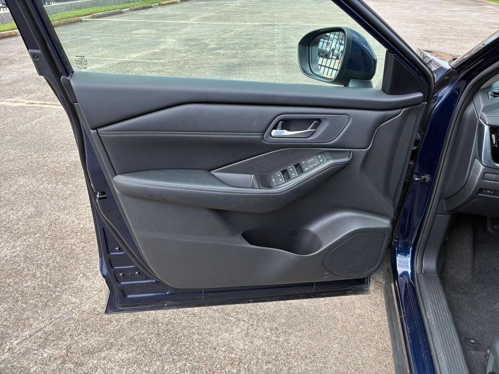 Used 2026 Nissan Rogue SL FWD image 18