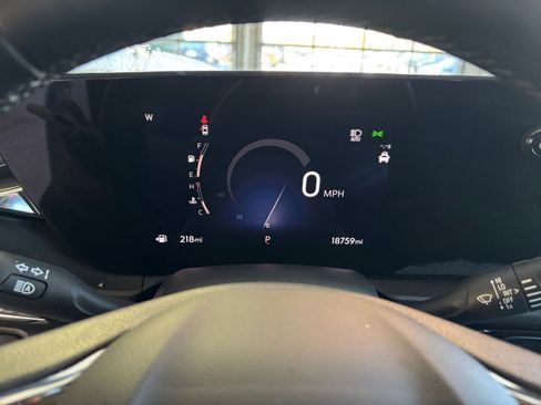 Used 2025 Buick Envista Sport Touring image 39