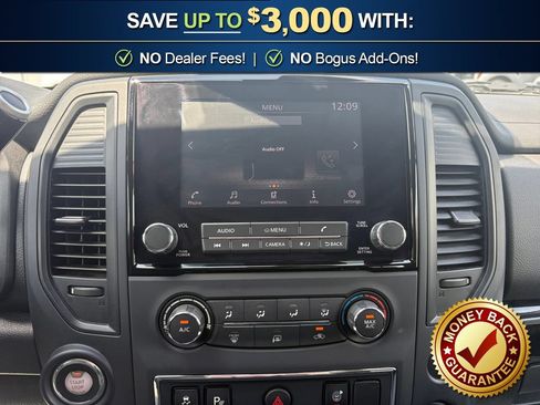 Used 2024 Nissan Titan SV AWD/4WD image 25