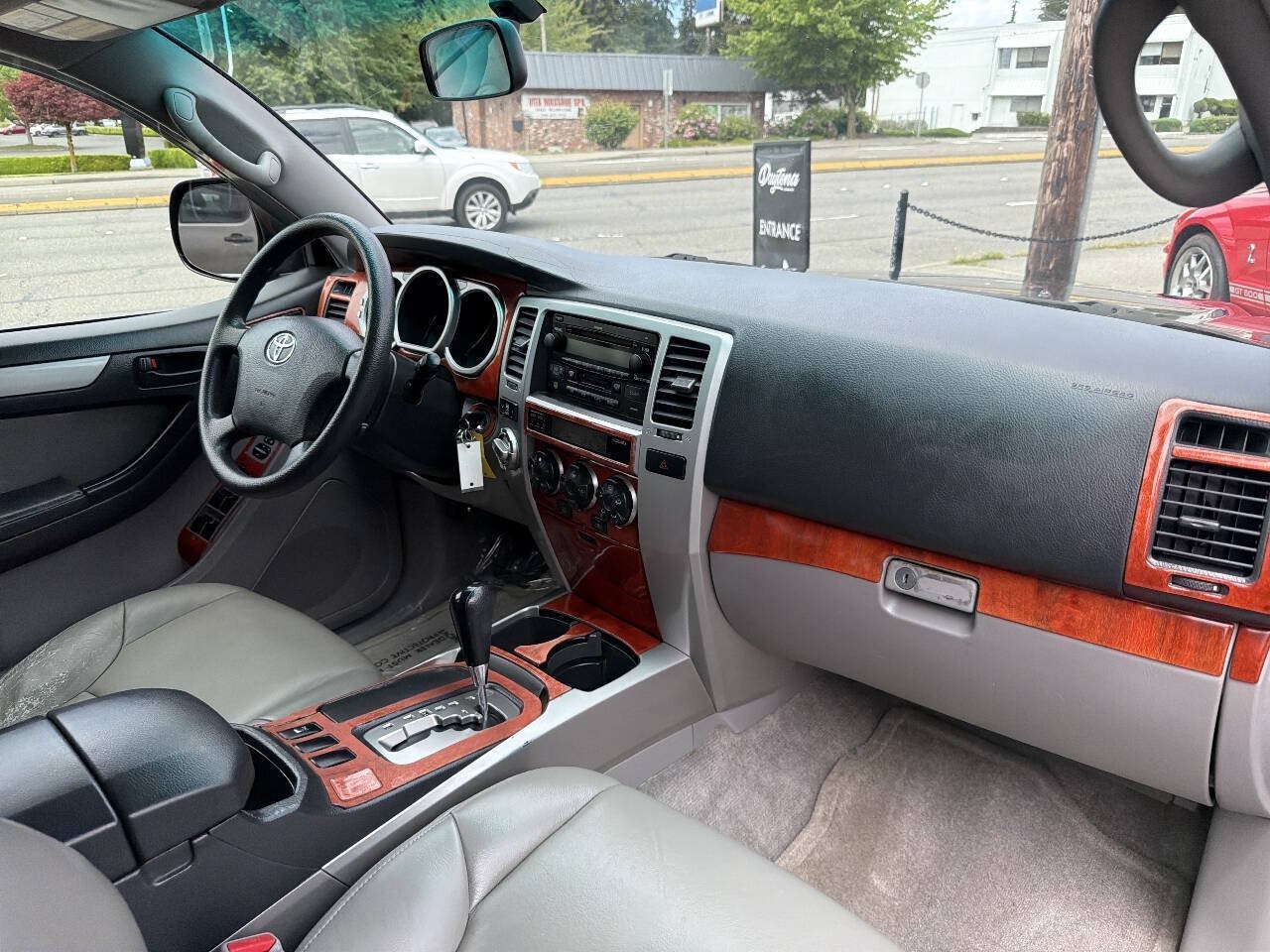 Used 2004 Toyota 4Runner SR5 w/ Preferred Accessory Pkg AWD/4WD image 18