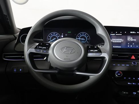 Used 2024 Hyundai Elantra SEL FWD image 33