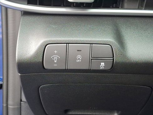 Certified 2025 Hyundai Elantra SE image 25