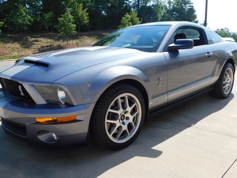 Used 2007 Ford Mustang Shelby GT500 RWD image 6