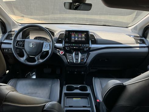 Used 2023 Honda Odyssey Elite image 16