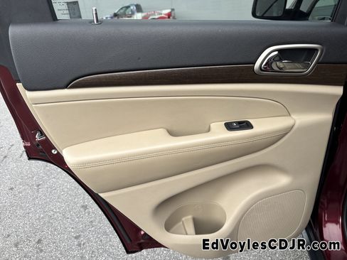 Used 2016 Jeep Grand Cherokee Laredo w/ Quick Order Package 23E image 27