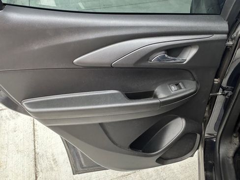 Used 2021 Chevrolet TrailBlazer LT w/ Convenience Package image 12