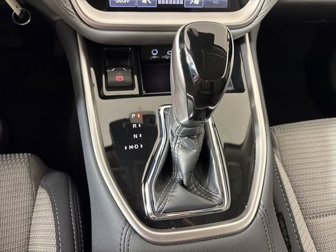 Used 2025 Subaru Outback Premium image 28