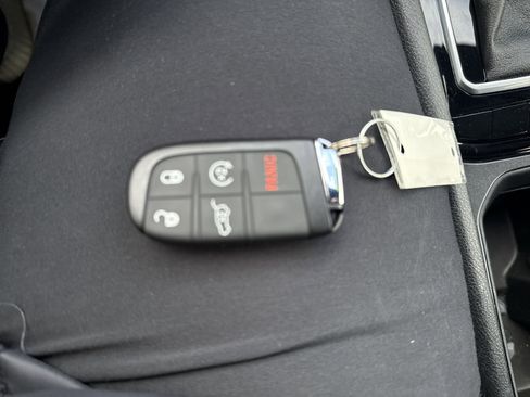 Used 2024 Jeep Compass Latitude w/ Convenience Group image 29