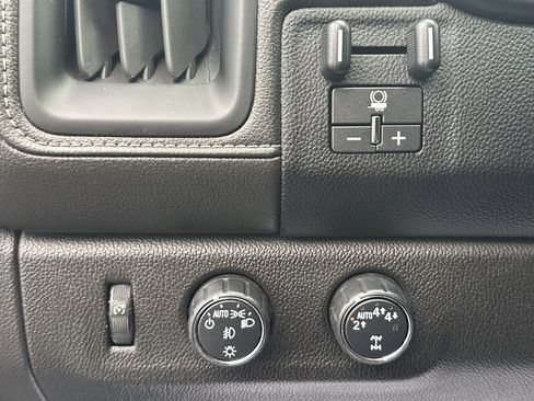 Used 2019 GMC Canyon SLE w/ Driver Alert Package image 22