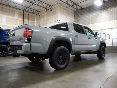 Used 2017 Toyota Tacoma TRD Pro image 4