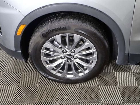 Used 2024 Cadillac XT4 Premium Luxury image 16