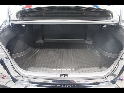 Used 2026 Toyota Camry XLE FWD image 19