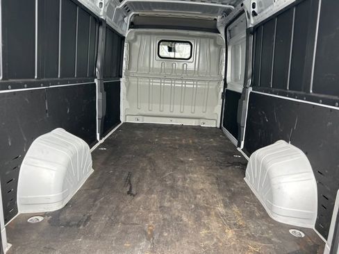 Used 2025 RAM ProMaster 3500 w/ Convenience Group image 14