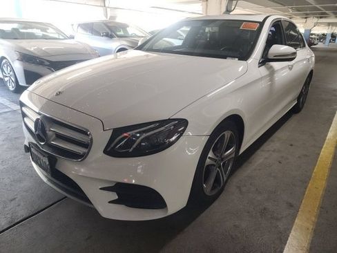 Used 2019 Mercedes-Benz E 300 image 4