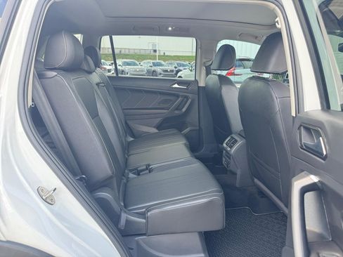 Used 2022 Volkswagen Tiguan SE FWD image 29