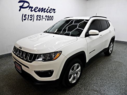 Used 2021 Jeep Compass Latitude image 1