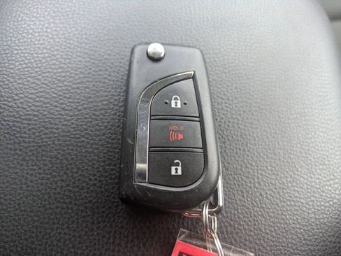 Used 2025 Toyota RAV4 LE AWD/4WD image 28