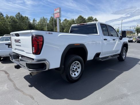 Used 2024 GMC Sierra 2500 Pro w/ Convenience Package AWD/4WD image 4