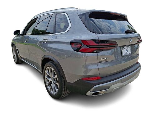 Used 2024 BMW X5 xDrive40i w/ Premium Package AWD/4WD image 3