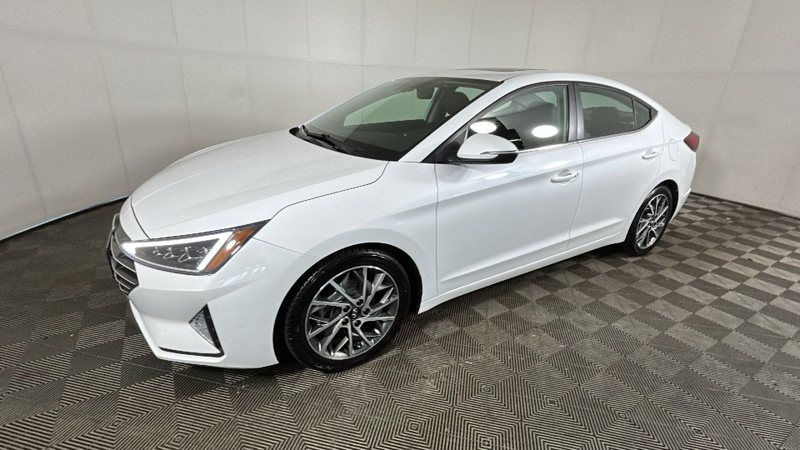 Used 2020 Hyundai Elantra Limited w/ Ultimate Package 03 FWD image 8