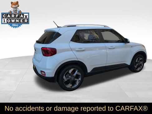 Certified 2023 Hyundai Venue SEL image 5