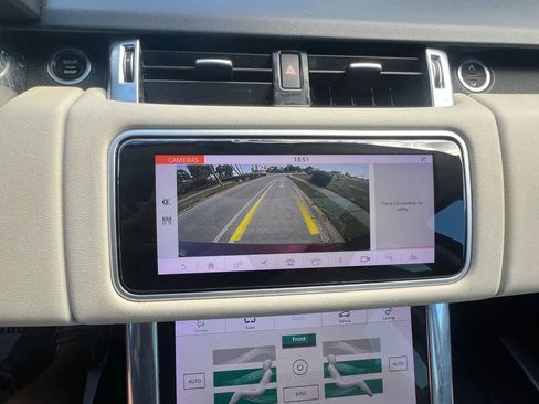 Used 2018 Land Rover Range Rover Sport HSE image 34