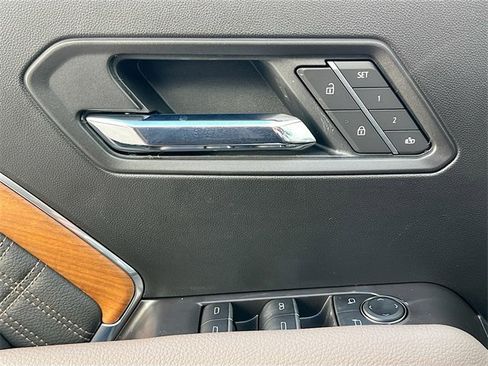 New 2026 GMC Canyon Denali image 13