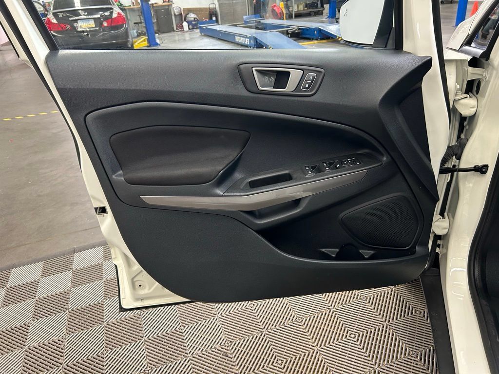 Used 2021 Ford EcoSport SE w/ SE Convenience Package FWD image 19