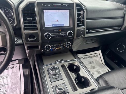 Used 2020 Ford Expedition XLT w/ Equipment Group 202A AWD/4WD image 52
