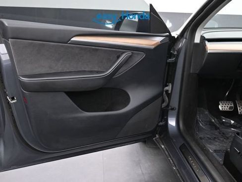 Used 2023 Tesla Model Y Long Range AWD/4WD image 15