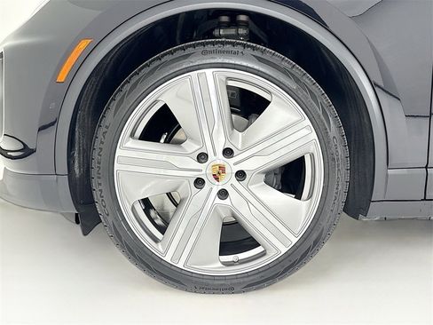 New 2025 Porsche Macan Electric image 32