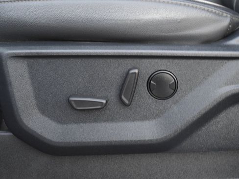 Used 2025 Ford F250 Lariat w/ FX4 Off-Road Package image 17