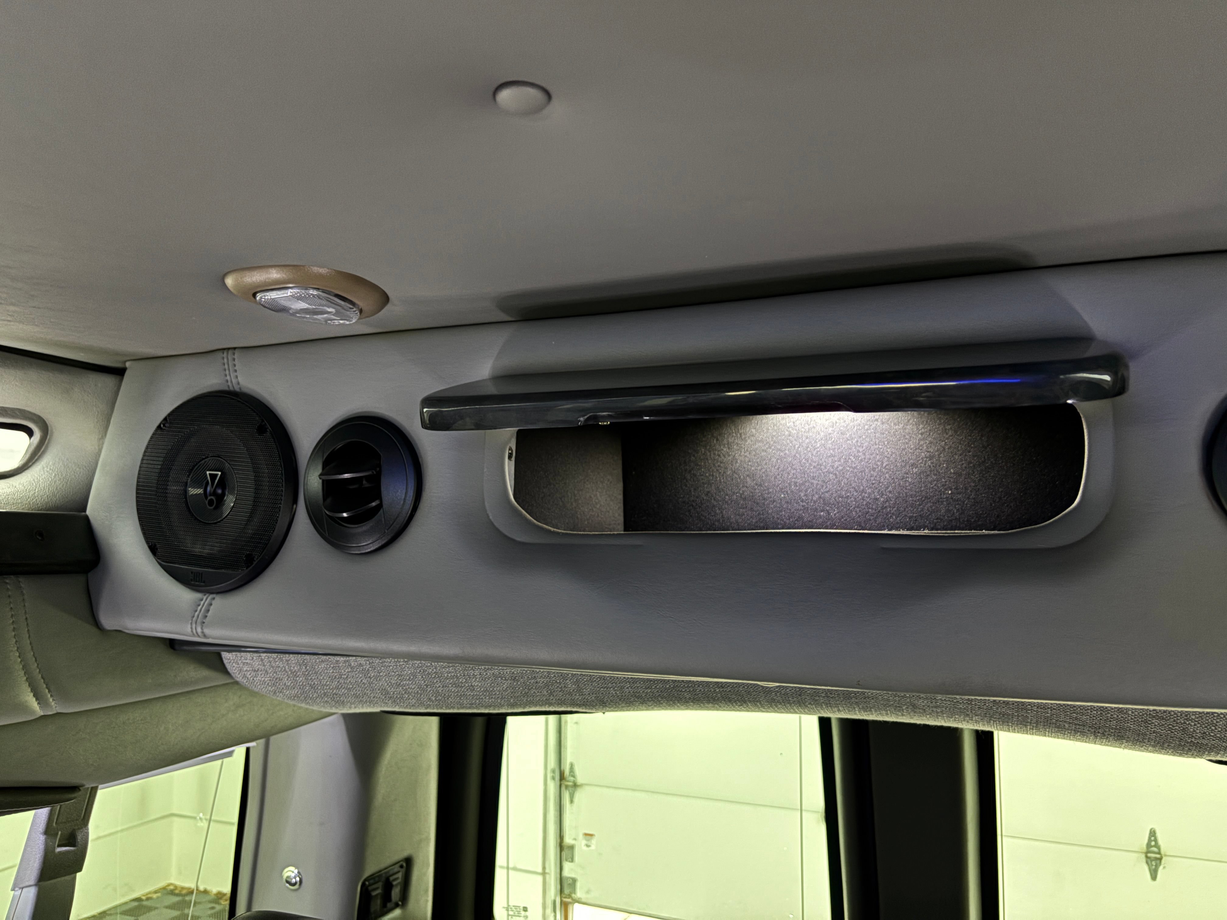 Used 2020 GMC Savana 2500 Extended w/ Enhanced Convenience Package RWD image 47
