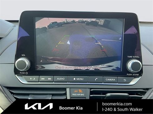 Used 2024 Nissan Altima 2.5 SV image 25