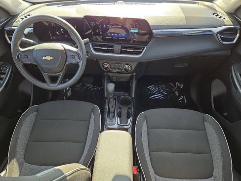 Used 2024 Chevrolet TrailBlazer LS FWD image 15