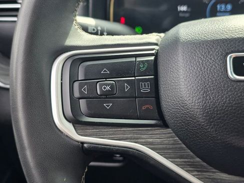 Used 2023 Jeep Wagoneer L Series II image 25